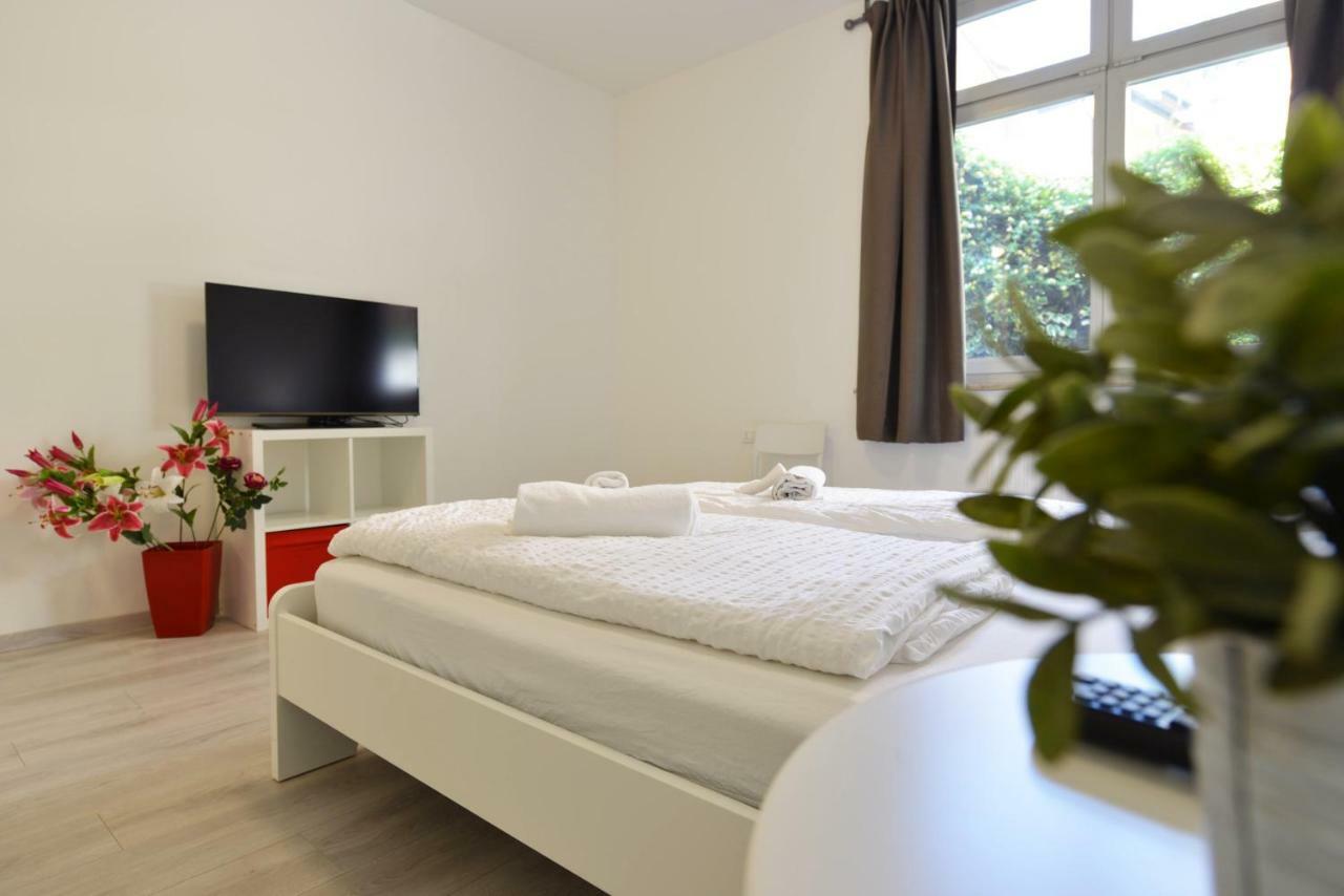 Mary'S Rooms & Apartments Болзано Екстериор снимка