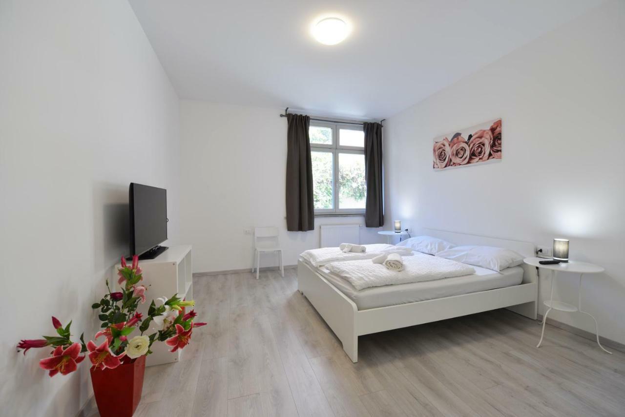 Mary'S Rooms & Apartments Болзано Екстериор снимка