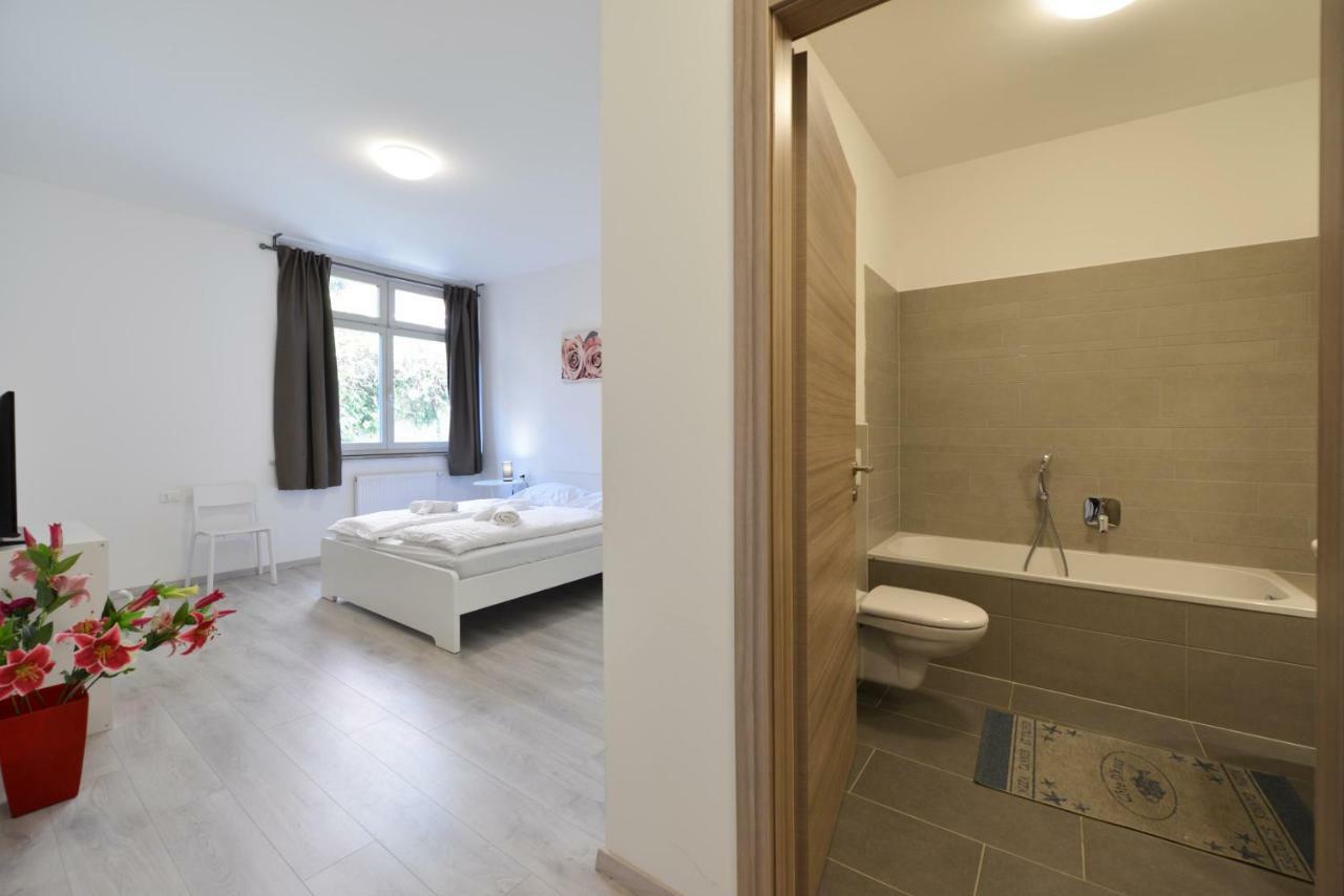 Mary'S Rooms & Apartments Болзано Екстериор снимка